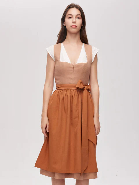 Brun Dirndl – Mere end bare tradition: alsidige kombinationer